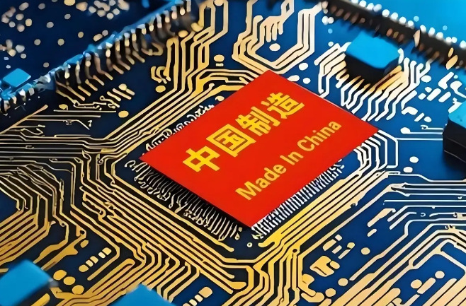 中方国产芯片取得突破之际，白宫突然出手欲釜底抽薪，黄仁勋暗示成败在此一举！最近，