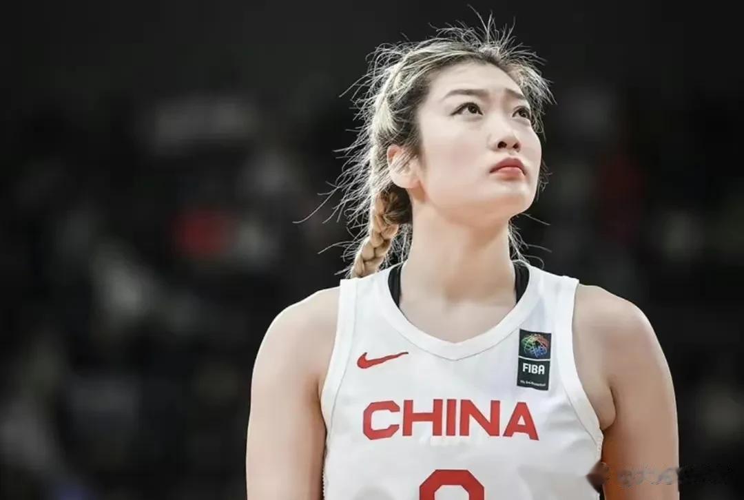 李梦职业生涯最重要的5个男人:

1、李凯勇——父亲
2、王长禄——恩师
3、张
