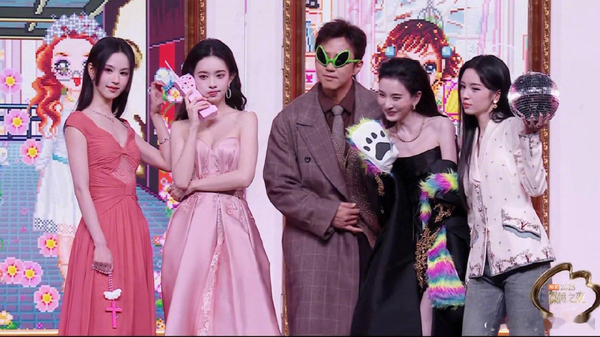 怪不得这张照片沈腾不发邓超也不发 救命！沈腾拍的邓超结果含超量 0 ，被这仨艺术