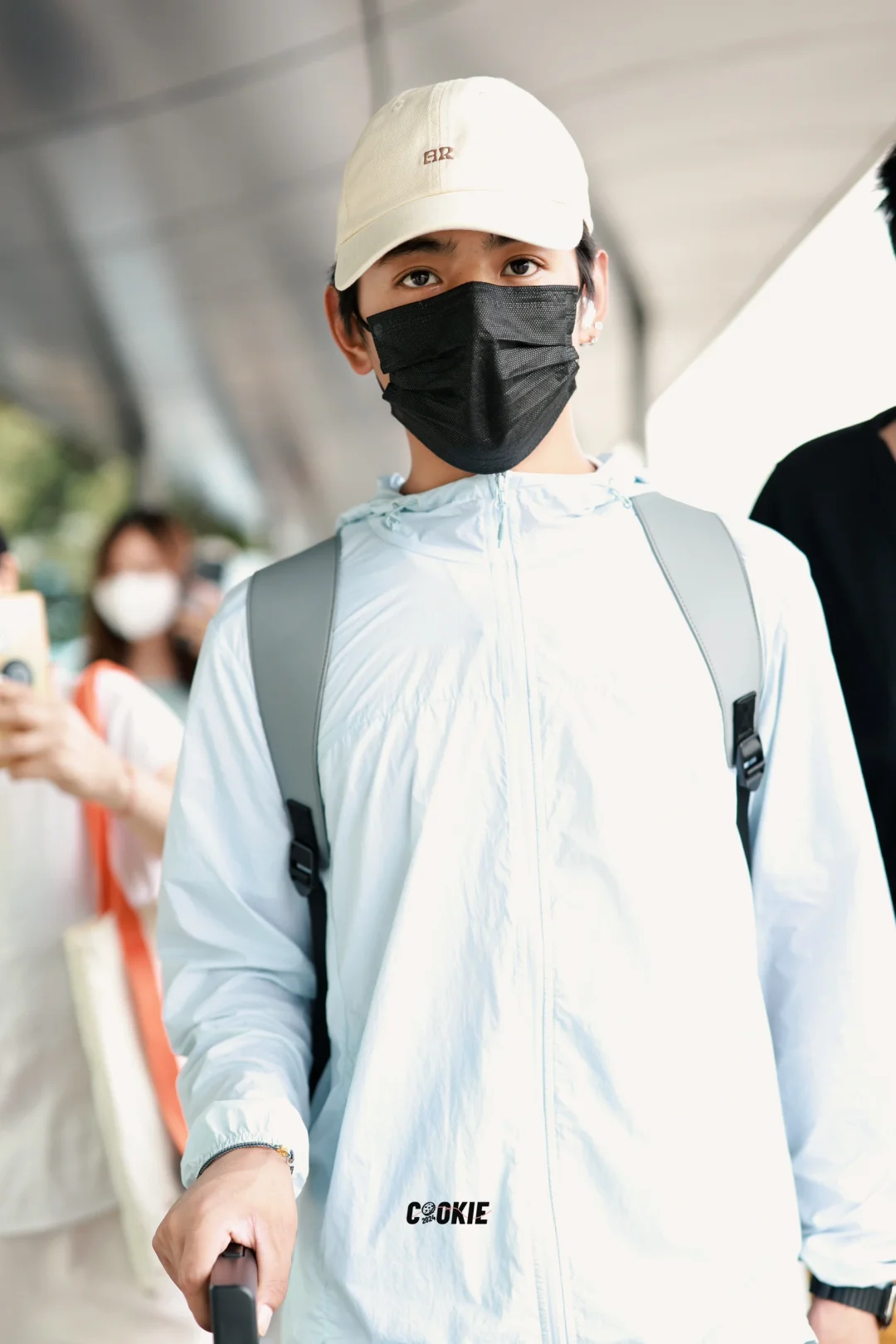 丁真珍珠240625成都到达