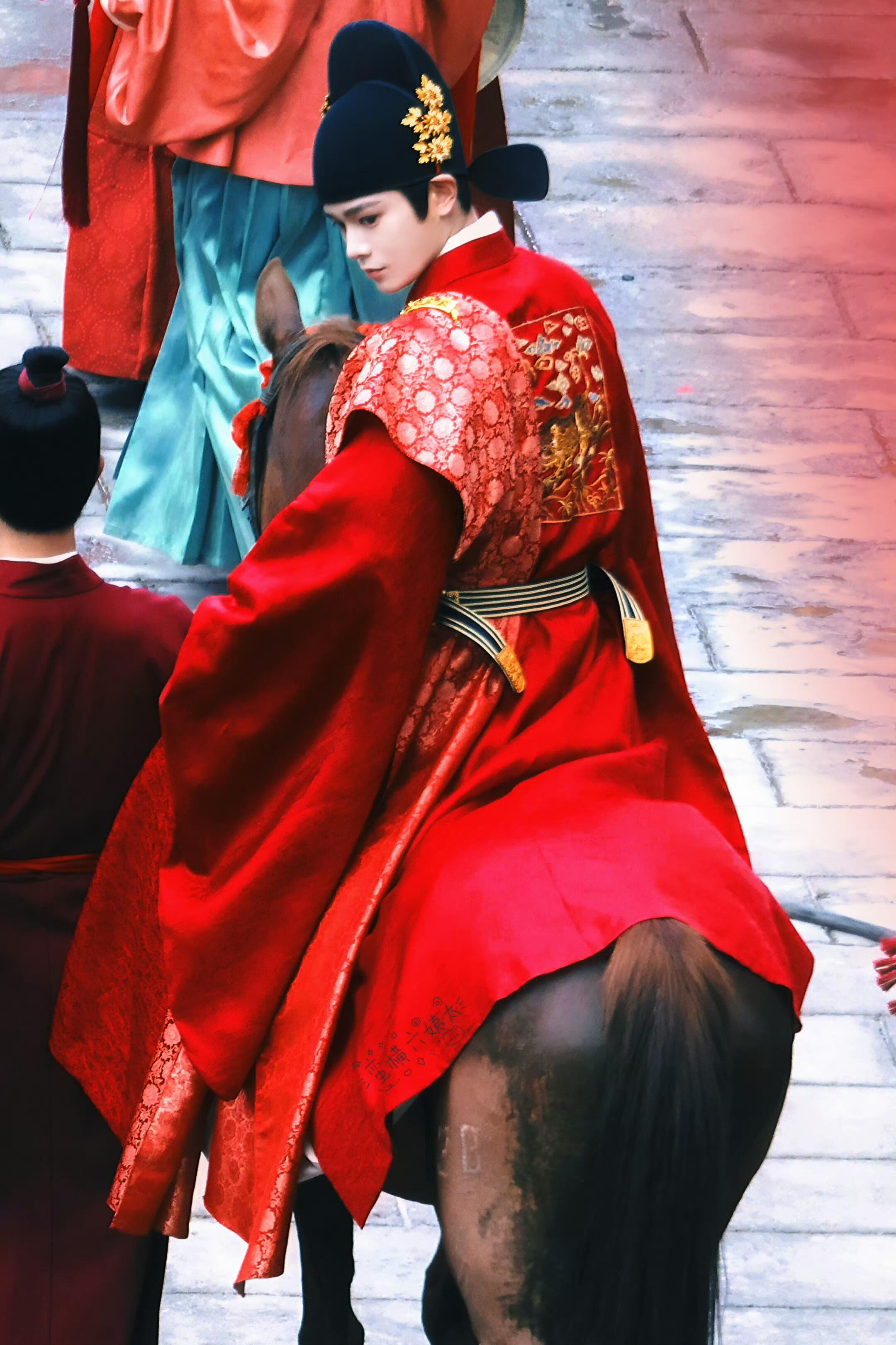 丁禹兮花开锦绣狐狸塑丁禹兮赵凌狐狸塑狐狸灯笼细节封神，暗示赵凌狡黠聪慧的底色，丁