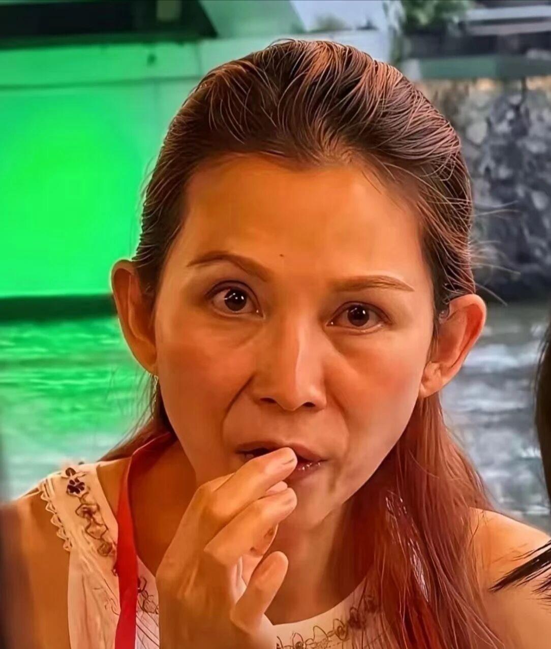 52岁蔡少芬生图出圈:年龄从不是枷锁平时刷到的女明星，基本都是精修美颜加十级滤镜