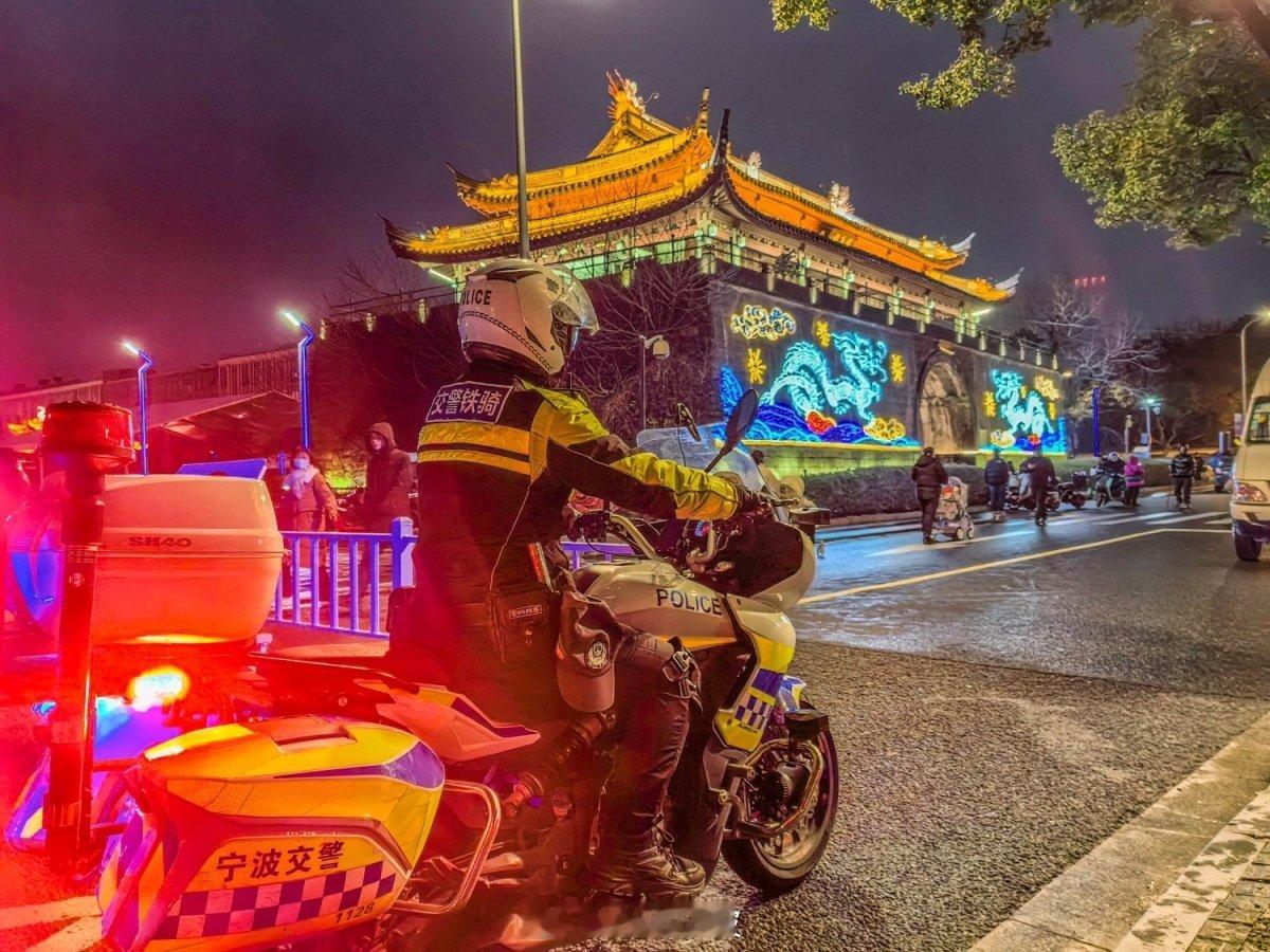 跨年夜宁波天一广场及周边将实施临时交通管制 近日，海曙区公安分局发布安全提示，1