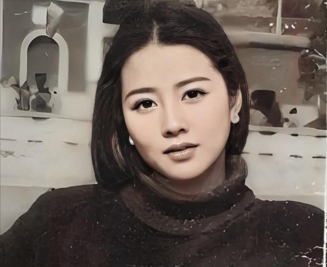 1969年，17岁的女知青张梅香被领导叫到办公室，一把将她抱住，绝望之际，她没有