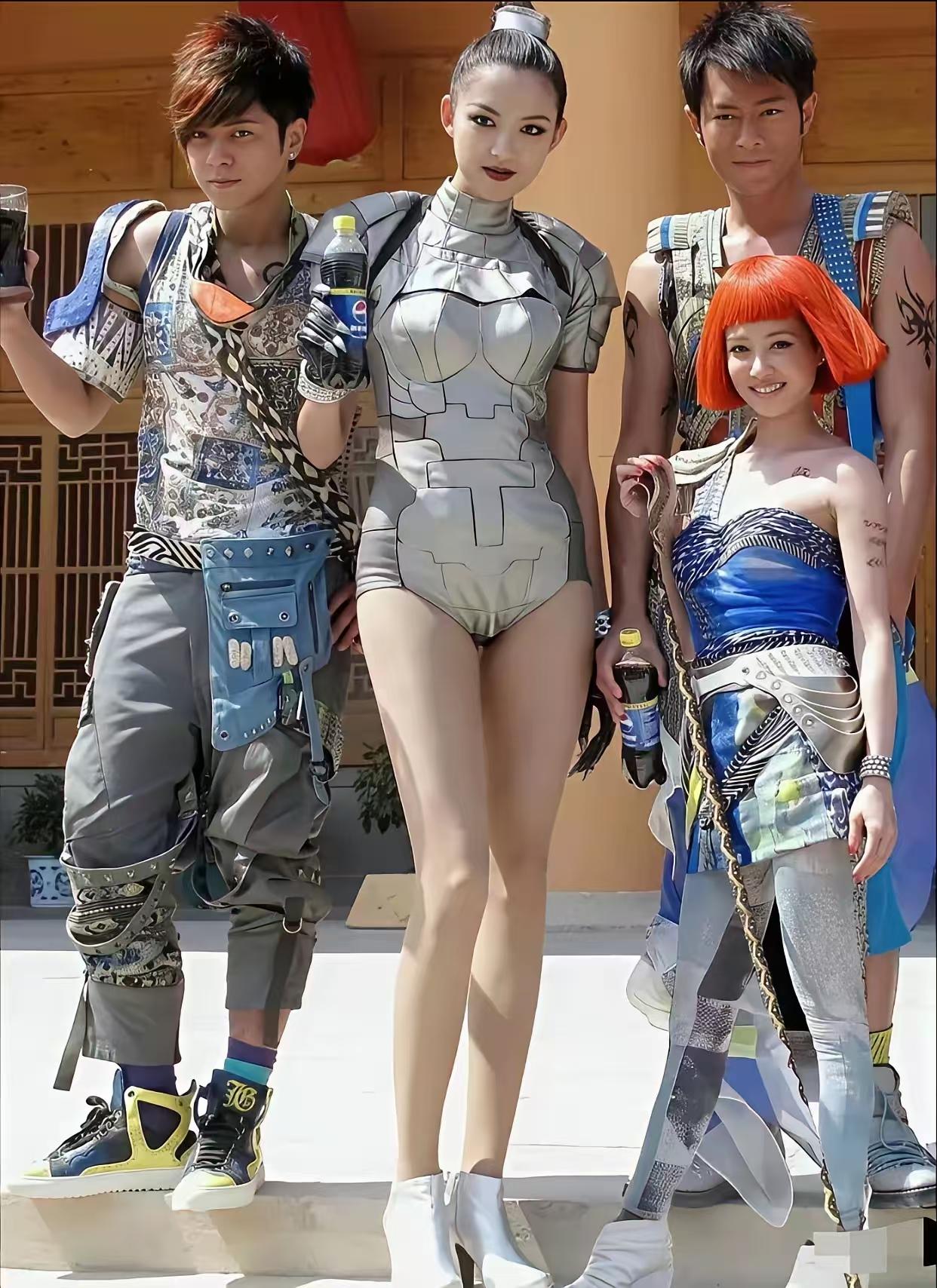 蔡依林最想删除的一张照片！
蔡依林的身材非常娇小，
她的对外身高是156公分，