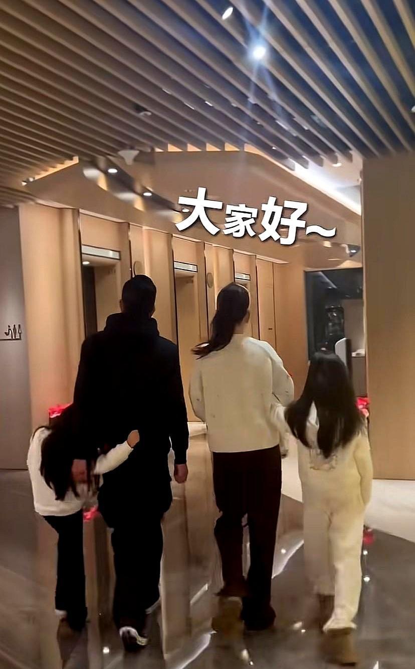 郭富城老婆方媛一条视频，炸出了多少“伪精致”！
方媛一条Vlog，直接把豪门滤镜