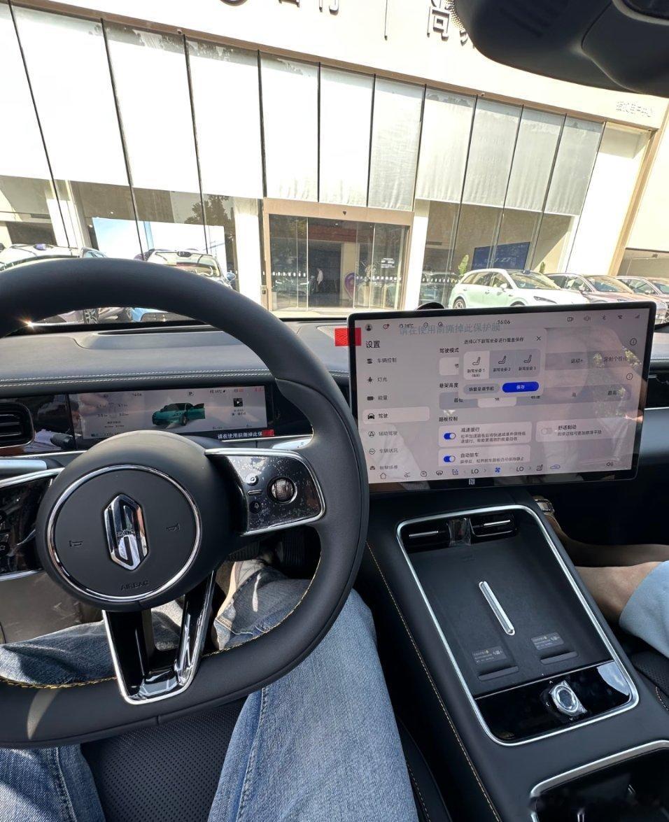 尚界Z7外观其实还行但是内饰感觉还是小米SU7更高级点 