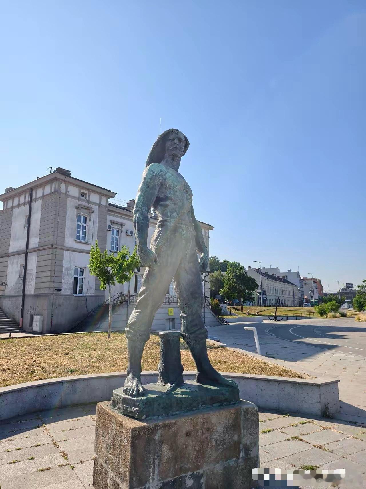 日本人是敢介入台海问题的，为什么？其一，日本人从来没有从心里服气过我们，从甲午海