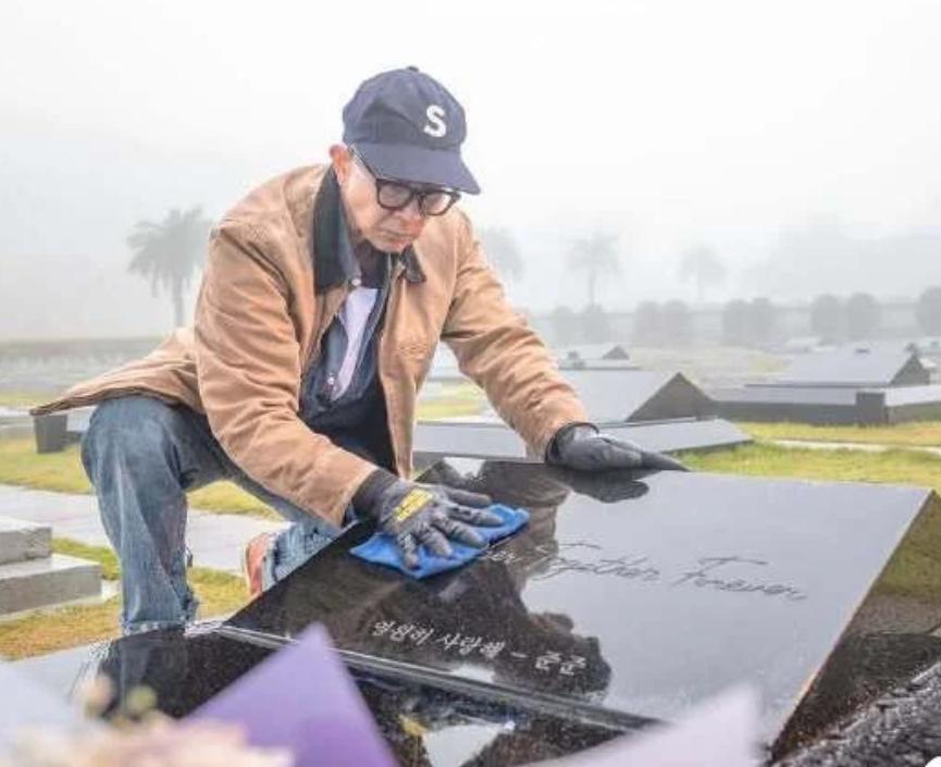 我对具俊晔最不耻的是，他具俊晔现在是不放弃遗产的三分之一，还要争一下孩子的三分之