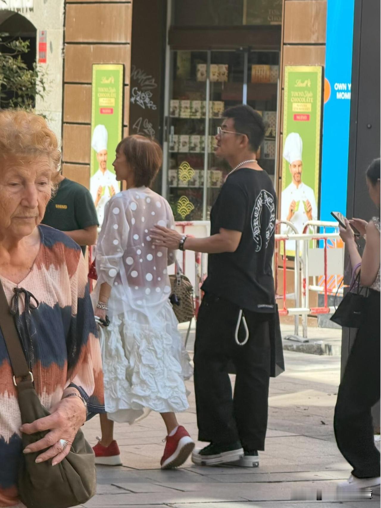 除了朱丽倩，任贤齐这辈子最离不开的估计就是它了[捂脸][捂脸]

刚刚，有网友在