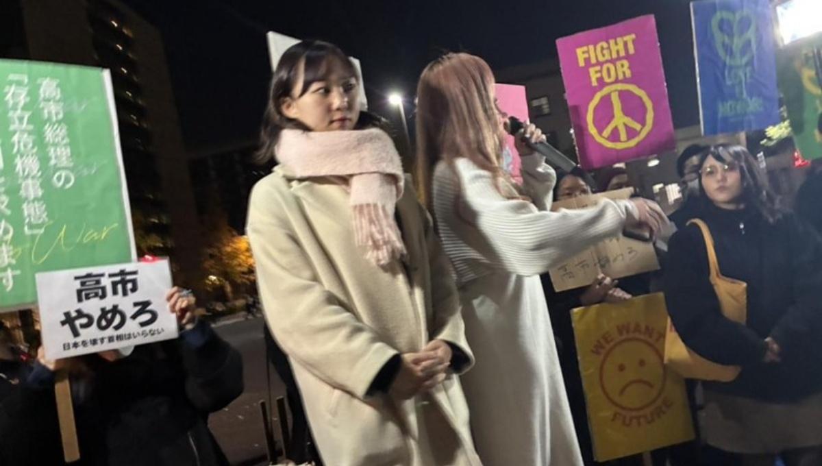 有日本媒体报道，11月21号当天，有约1700人在日本首相官邸前抗议并要求高市早