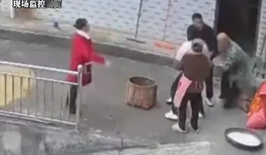 冒充民政局局长骗信息还持刀砍人？这骗子是没带脑子出门吧！
 
家人们快来看这离谱