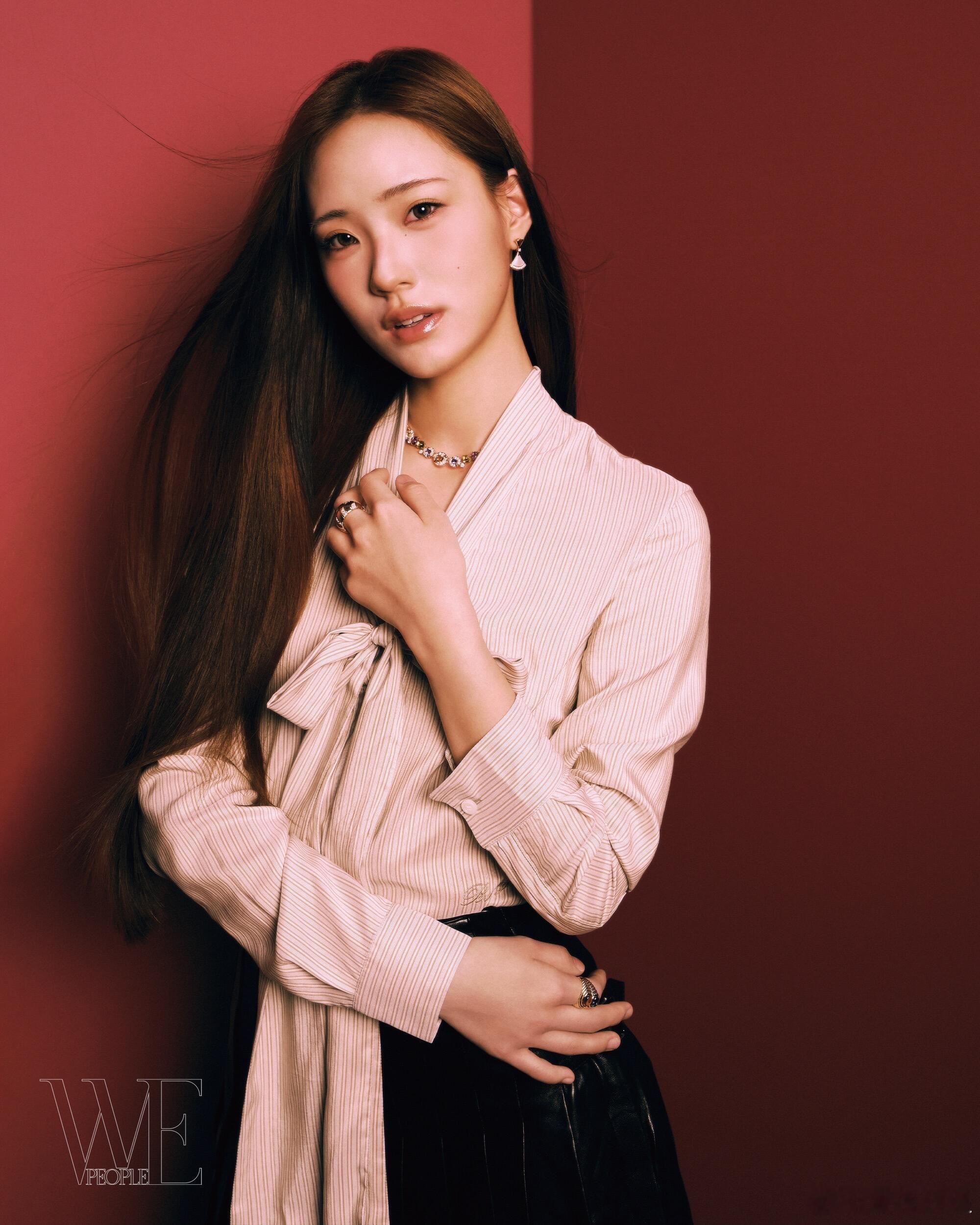 小s女儿新杂志大片小S女儿Lily许韶恩新封面释出，不知道妈妈小s有没有教女儿摆