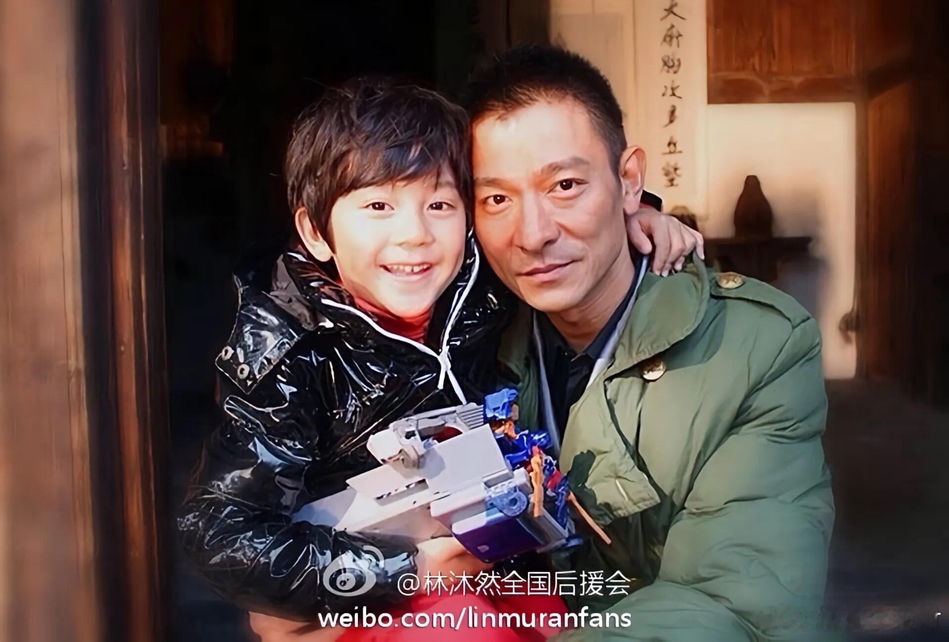 林沐然小学时跟鹿晗拍电影 天呐！！林沐然居然就是当年那个小吴邪？！小学就能和鹿晗