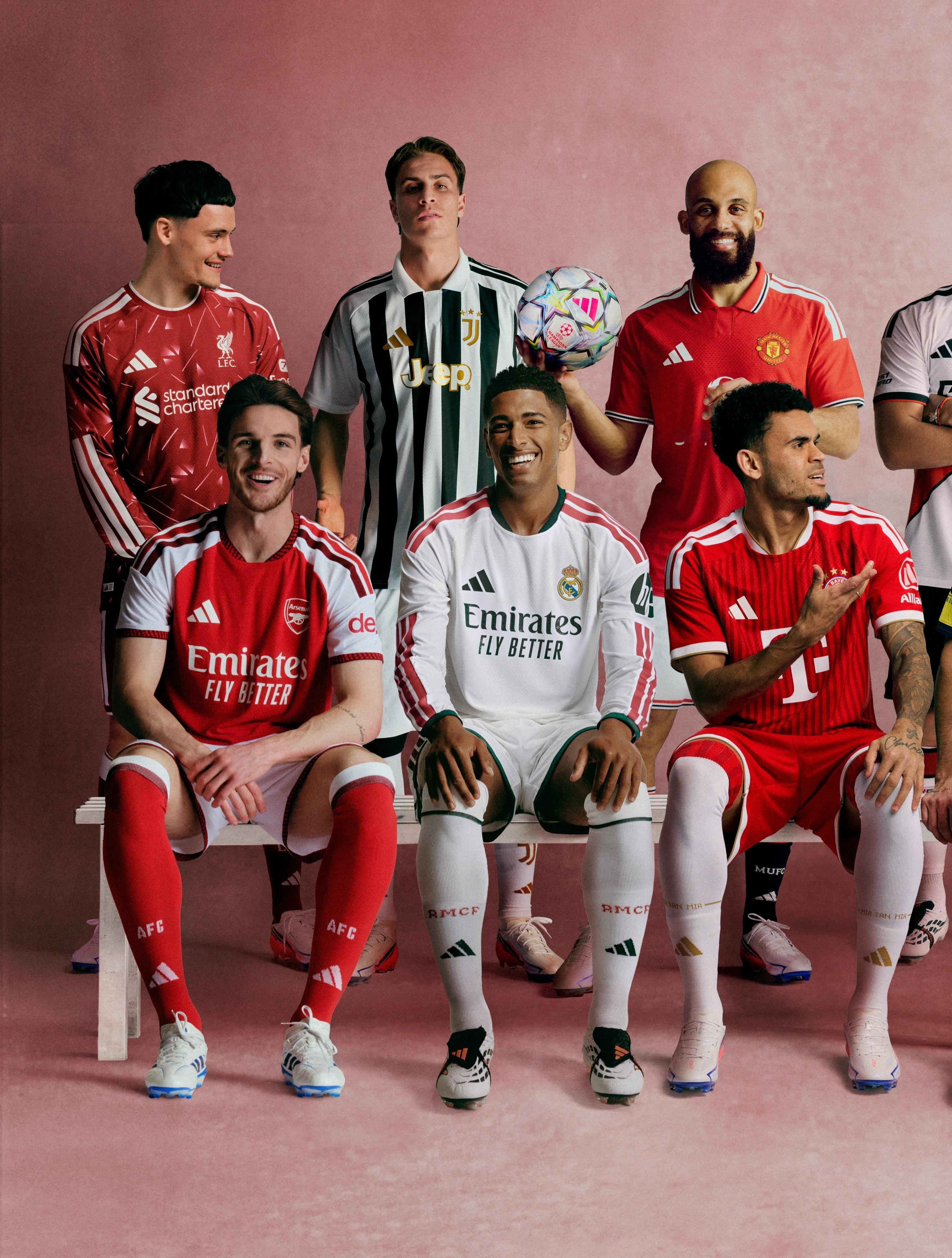 阿迪达斯：我们回来了 ⚽🔥！新赛季，对这项运动热爱依旧！足球阿迪达斯