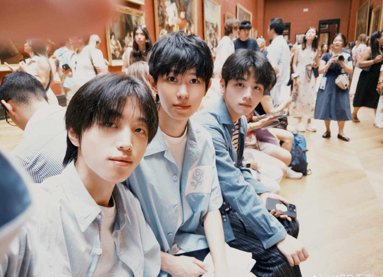xbc眼睛大！
大哥哥你眼咋了哈哈哈哈哈哈哈