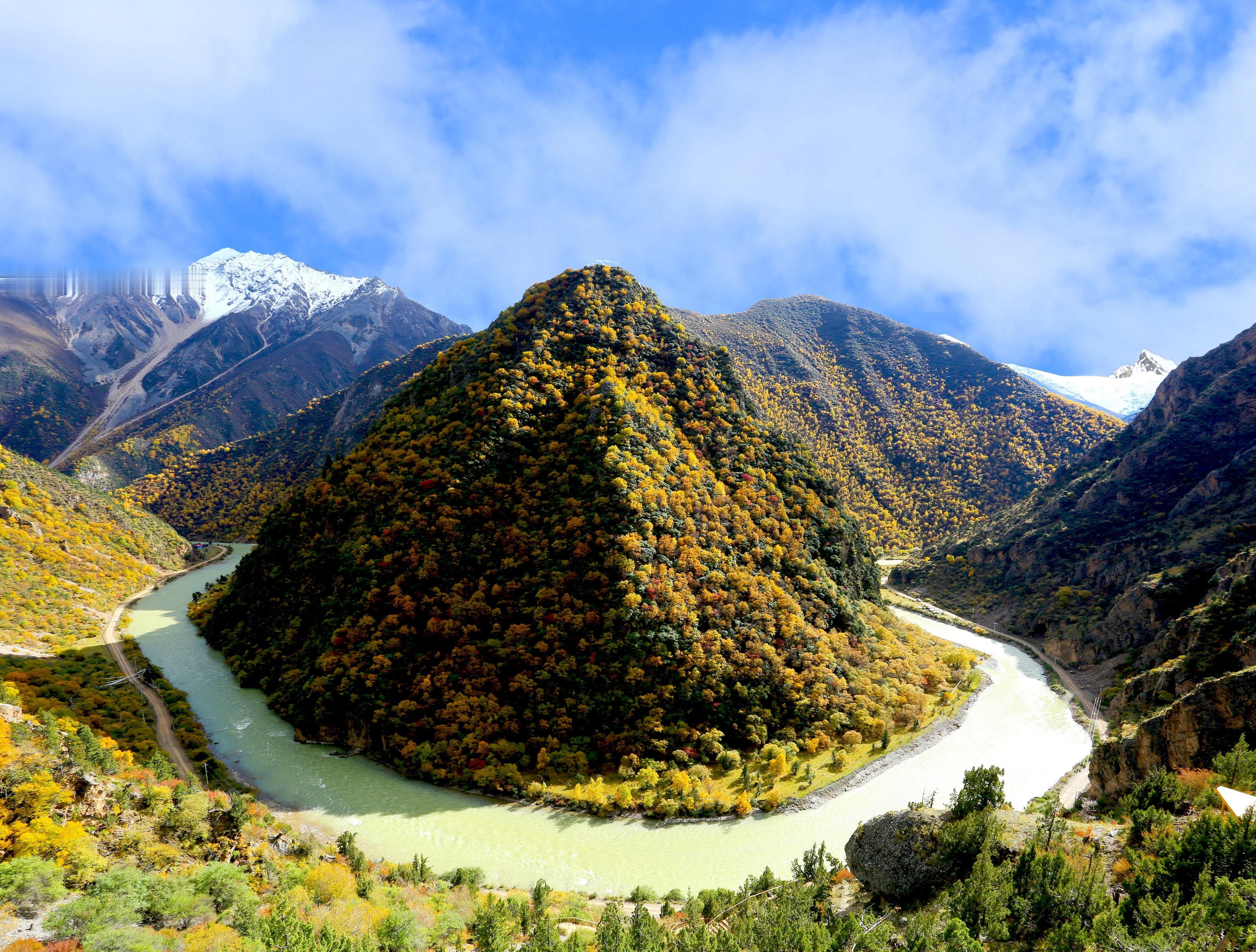 五月赴藏北，风光醉人心。5 月 19 日那曲重磅启幕，圣湖成画、雪山守望、生灵自
