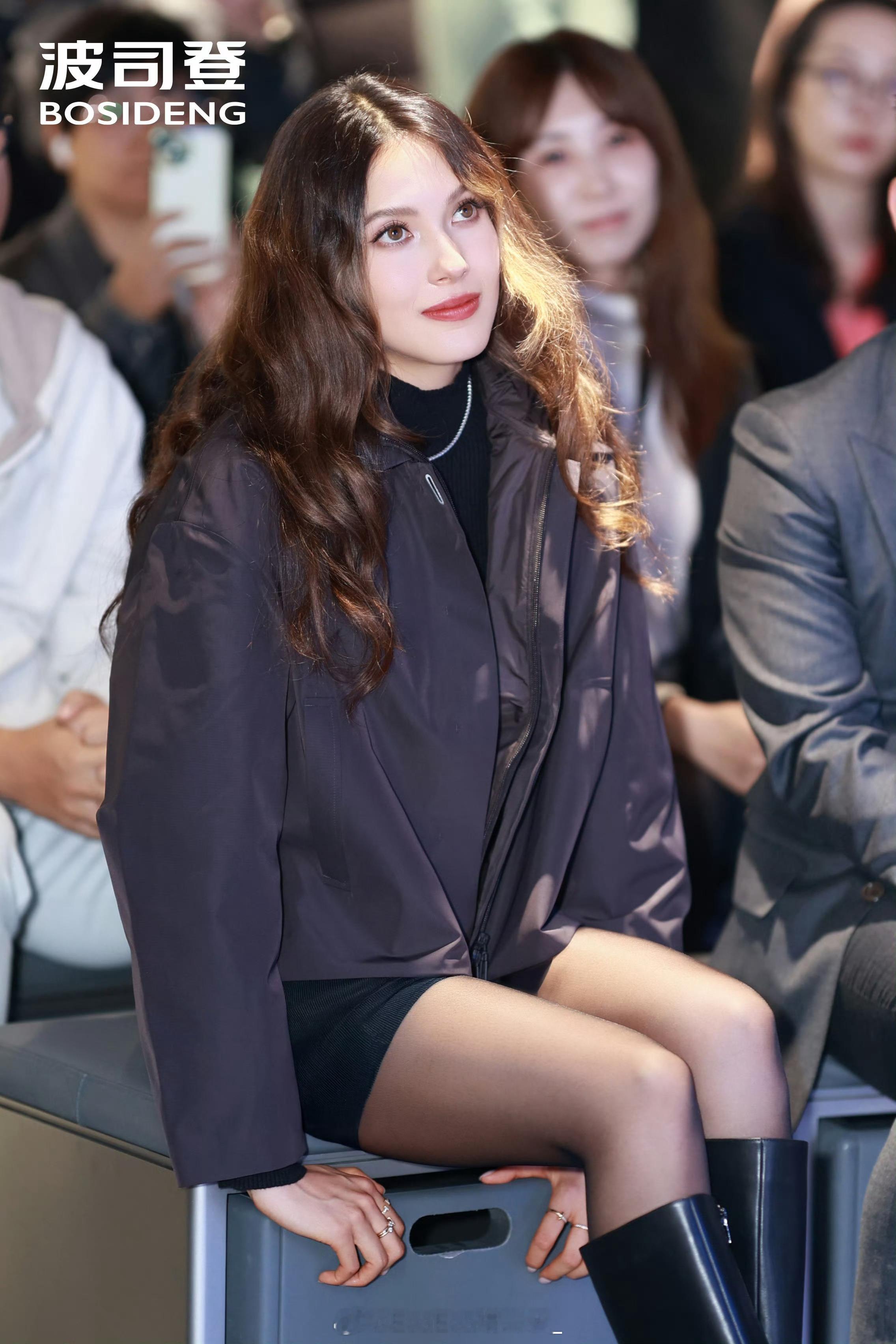 波司登又双叒叕放大招！🏹 居然邀请到Kim Jones担任AREAL系列的创意