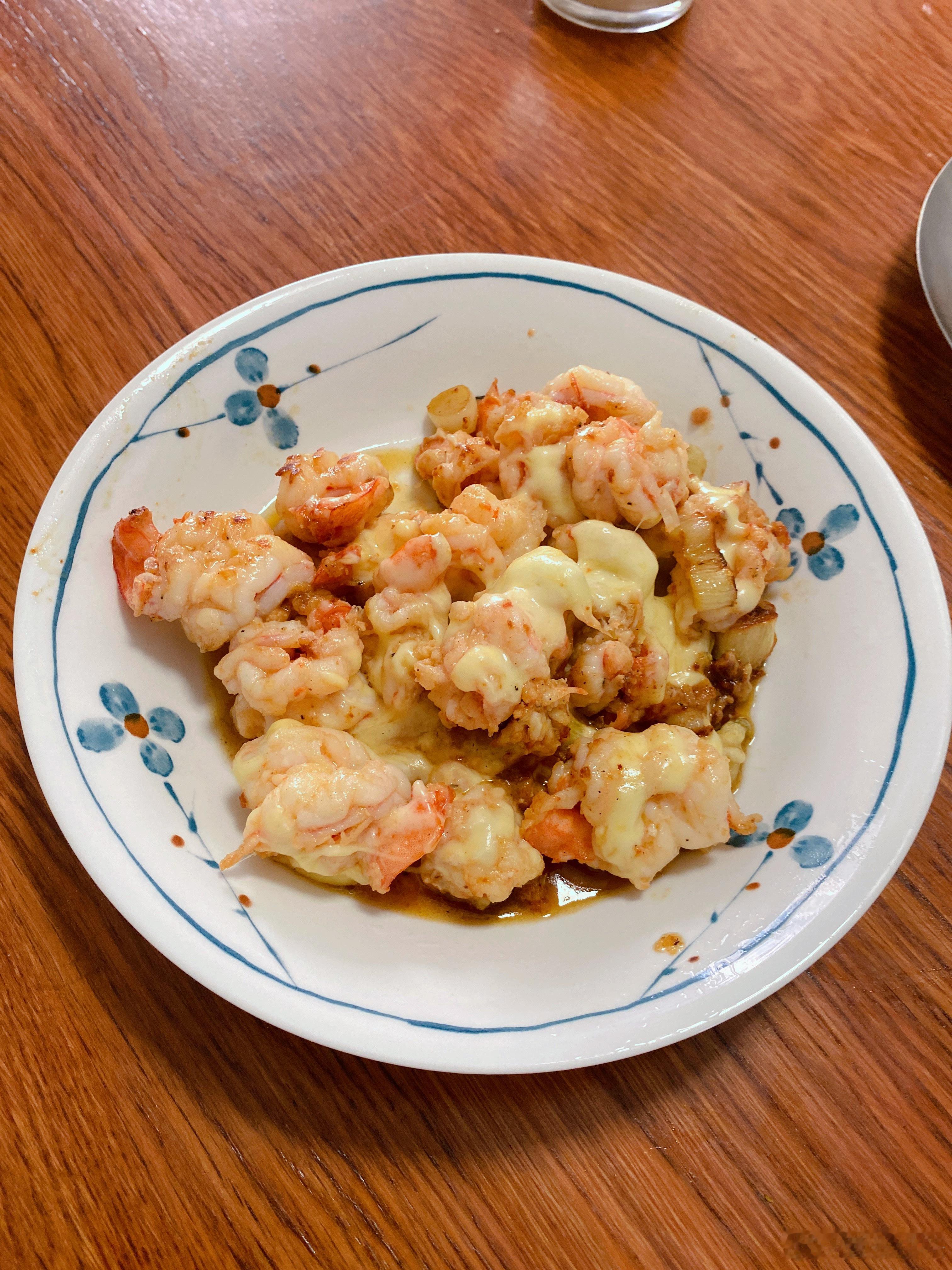 芝士虾球、糍粑、排骨汤、蚝油生菜好好吃饭今日午餐简简单单又一餐