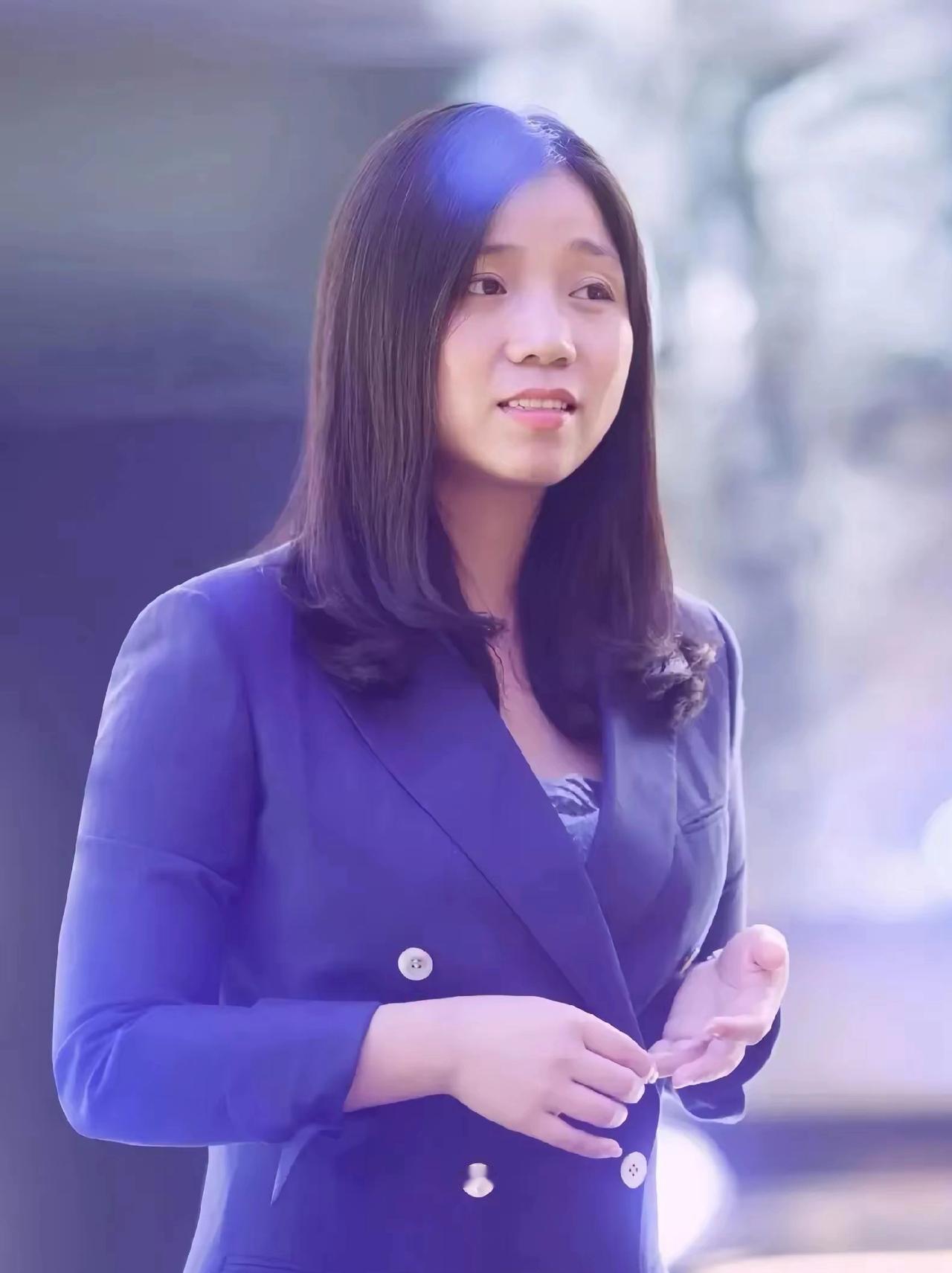 你发现没有，
那些真正厉害的富二代，
名字往往特别接地气。比如雅戈尔老板的独生女