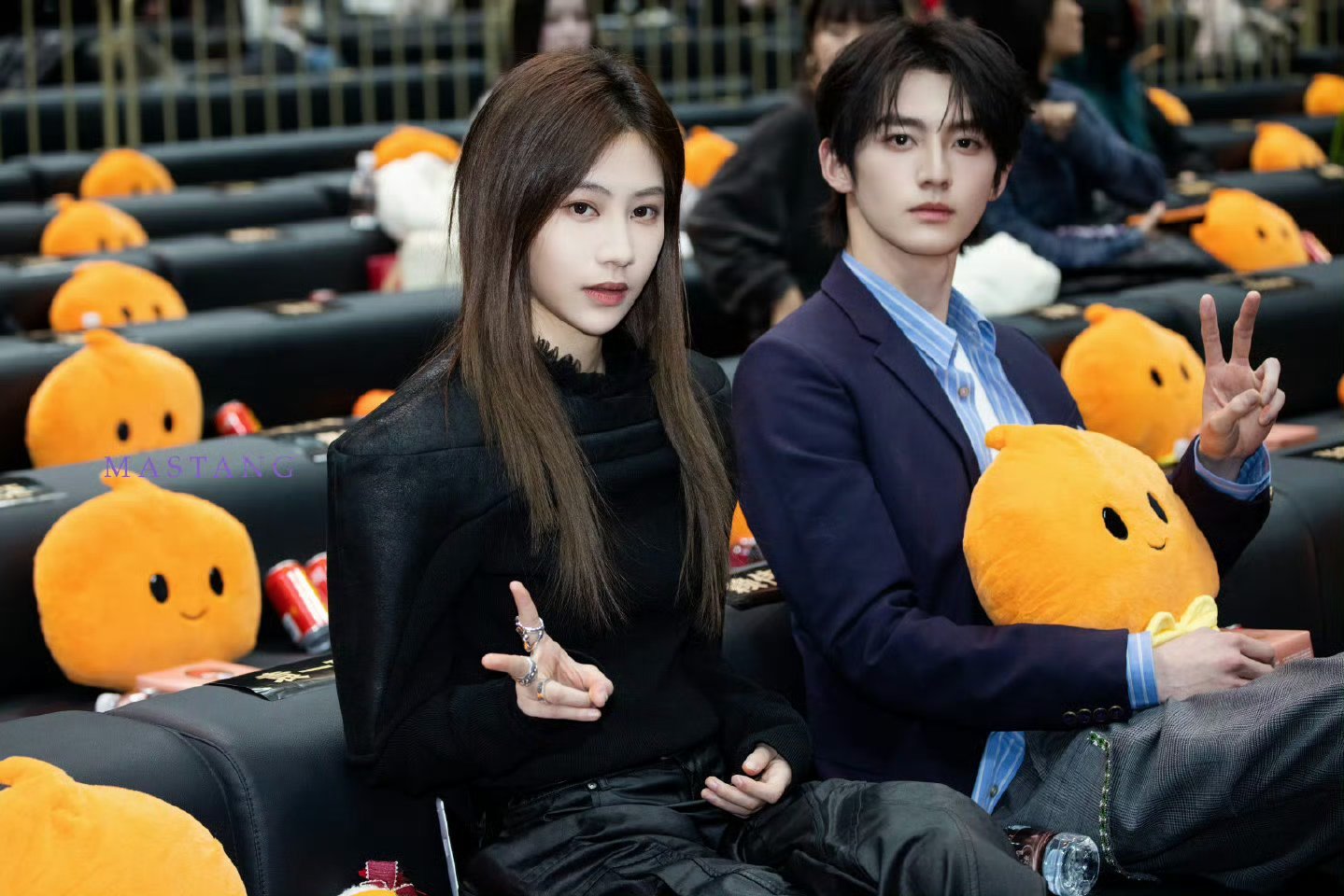 袁一琦赖伟明合照好权威的两张脸！！！！ 