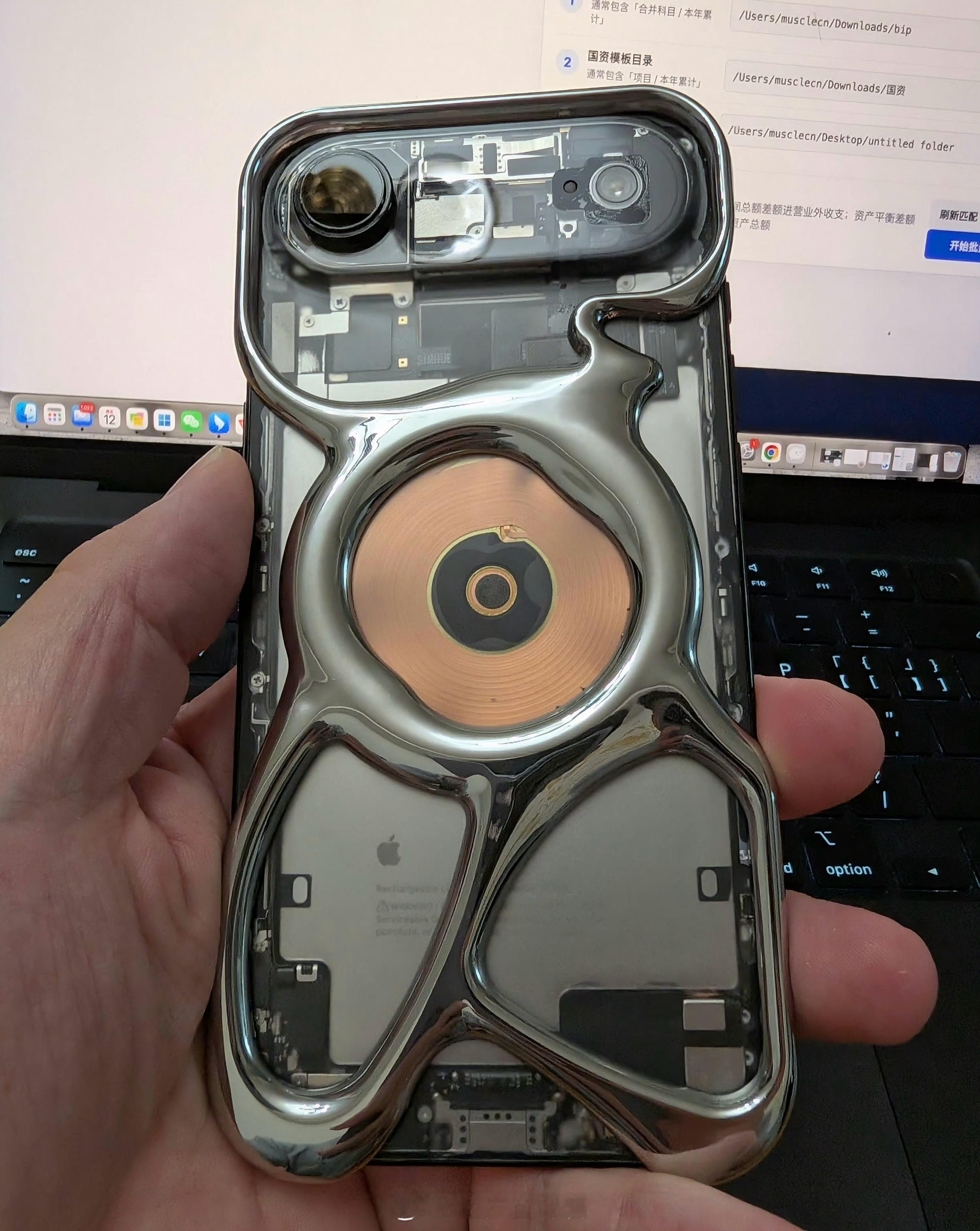 我主力用回iPhone Air 美版有锁那台了，备用这三星Fold8。 