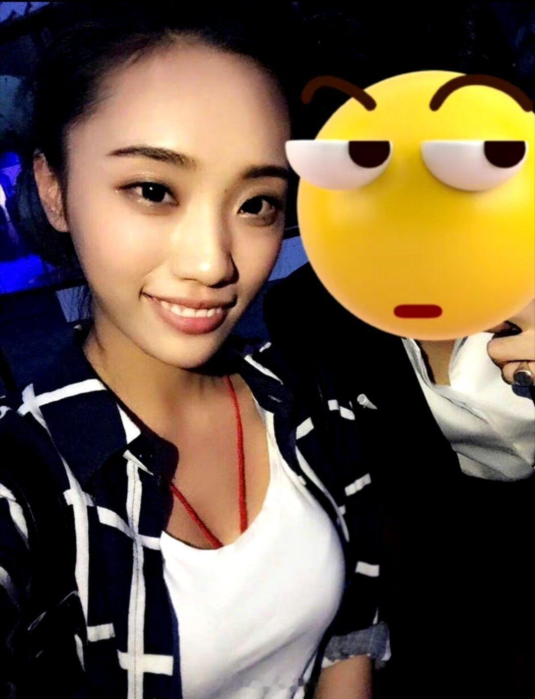 #胡歌老婆曾是化妆师#黄曦宁，从造型助理到执行经纪再到胡歌老婆，太励志了！ ​​