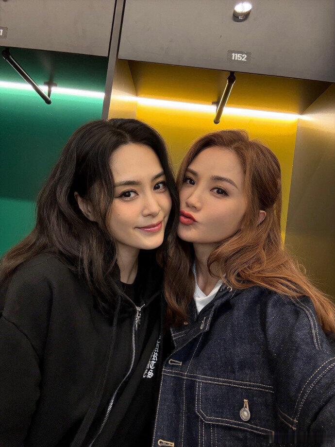 钟欣潼催蔡卓妍快点生宝宝 钟欣潼催蔡卓妍快点生宝宝，这么快的嘛！ 钟欣潼催蔡卓妍