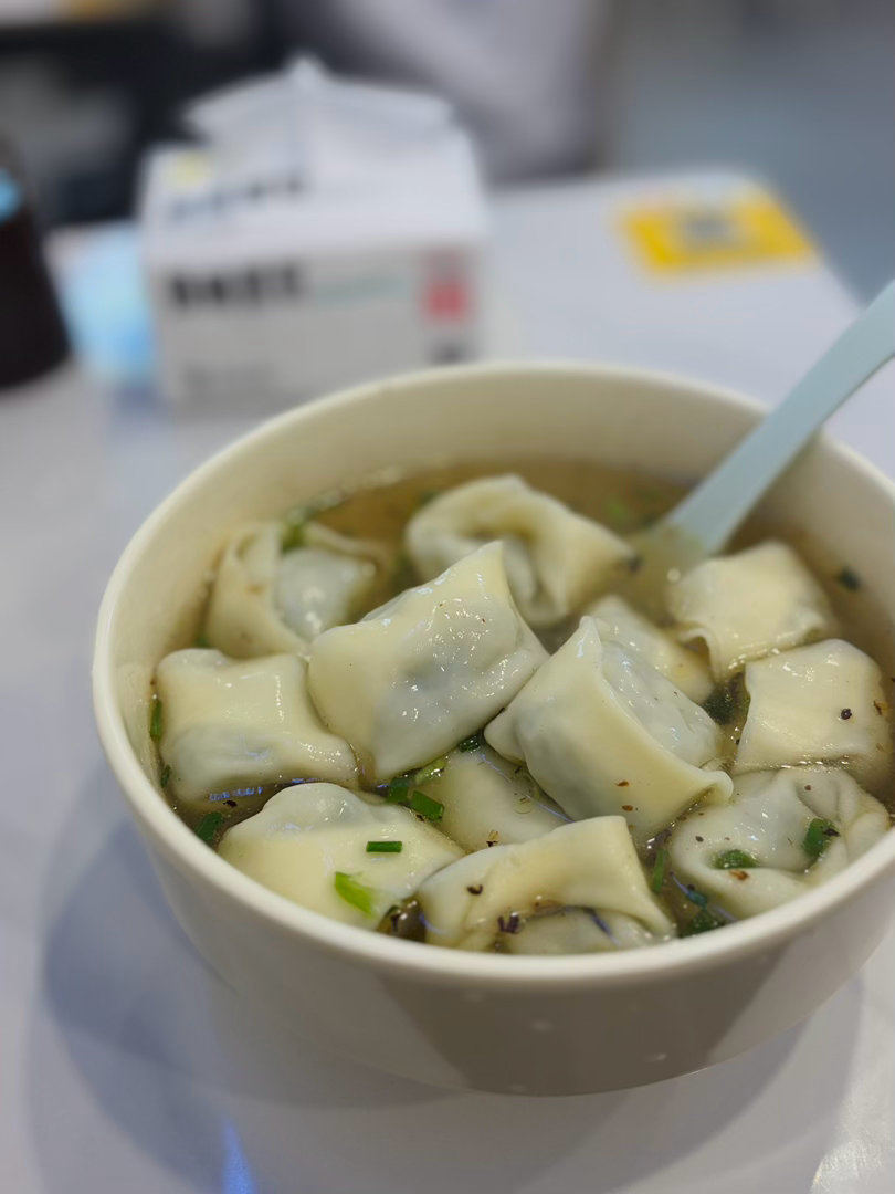 不知道为什么，那么喜欢在晚晚饭时吃碳水，且晚早饭也是碳水，还都是馄饨…… 
