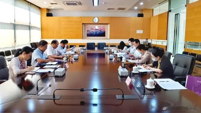 重磅信号密集释放！A股新一轮改革红利，普通投资者务必看懂
 
A股市场的未来走向