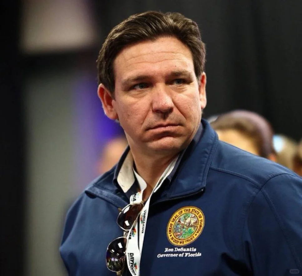 突发新闻：佛罗里达州州长罗恩·德桑蒂斯提议新的宪法修正案。