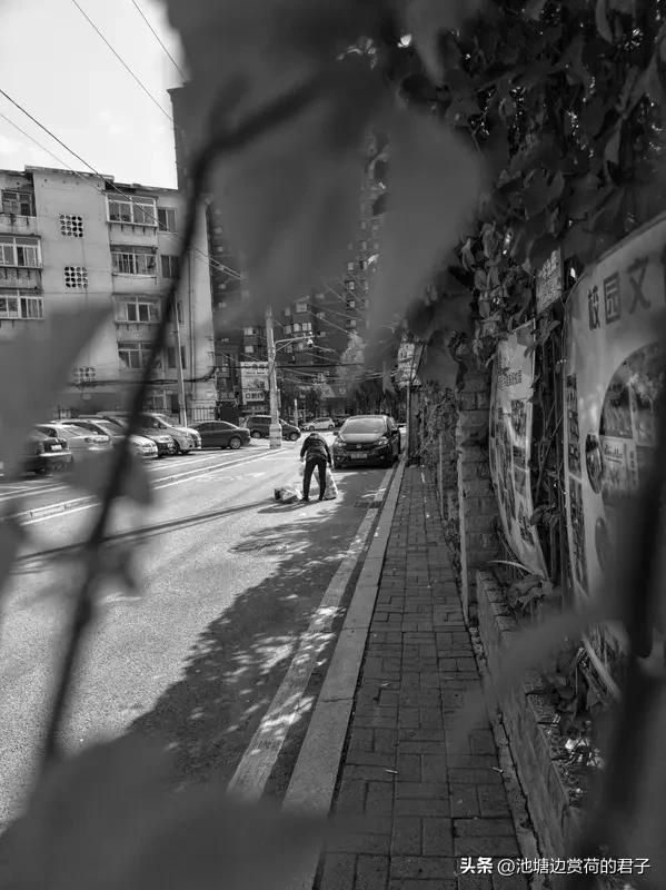 捡破烂的一定是穷人吗? “捡破烂的就是穷人”，这观念在很多人心里根深蒂固。但现实