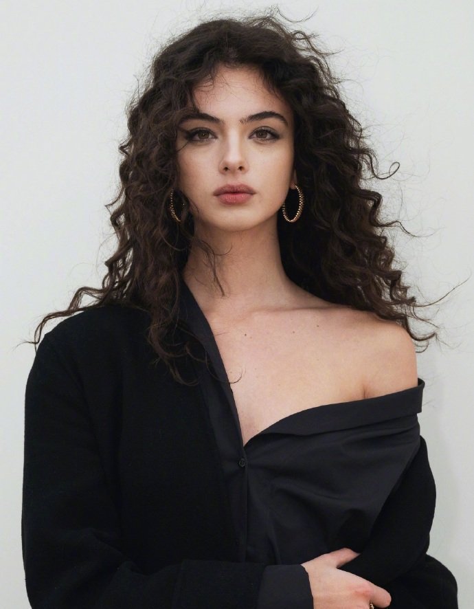 Deva Cassel | 继承了球花的意式之美 