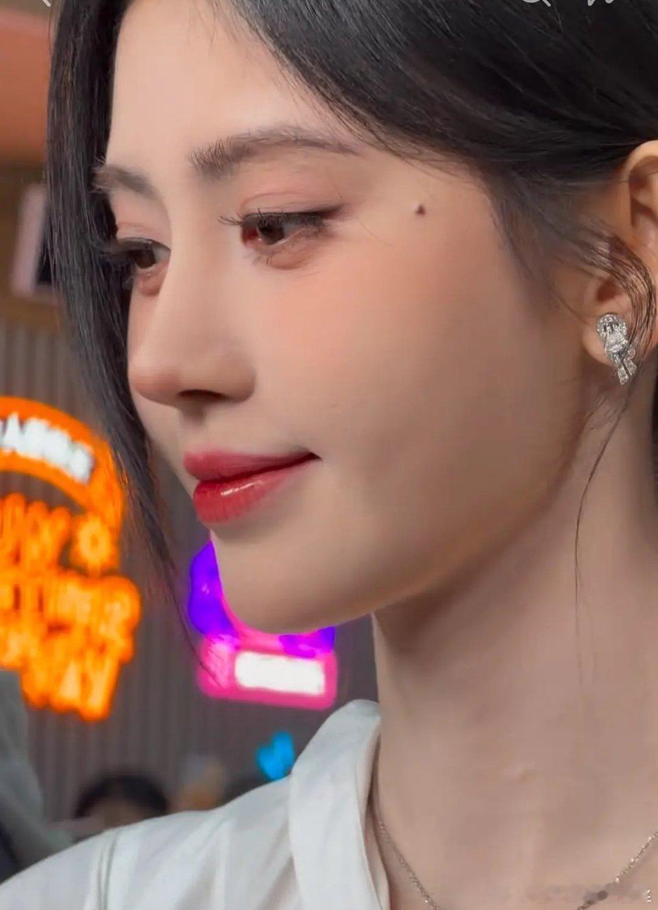 🍊出个妆教分享吧，雾感哑光妆面她好适合 