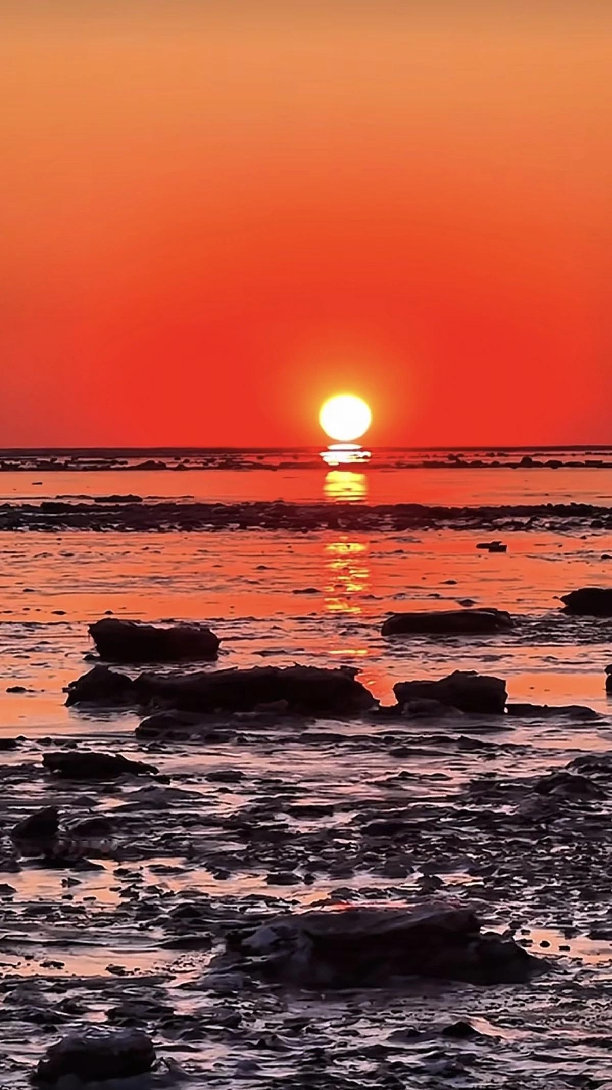 【别贪心，你不可能什么都拥有；也别灰心，你不可能什么都没有】
        “