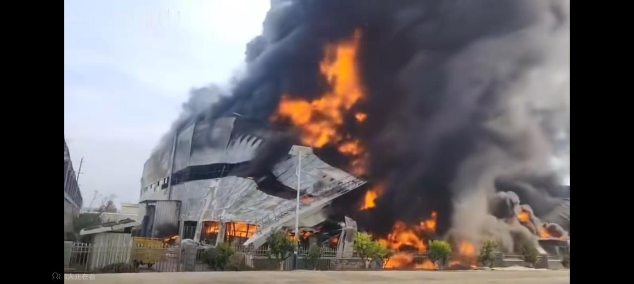 即将2026年，最后几天，又一个老板因为火灾破产。不知道有无人员伤亡！
只要是国