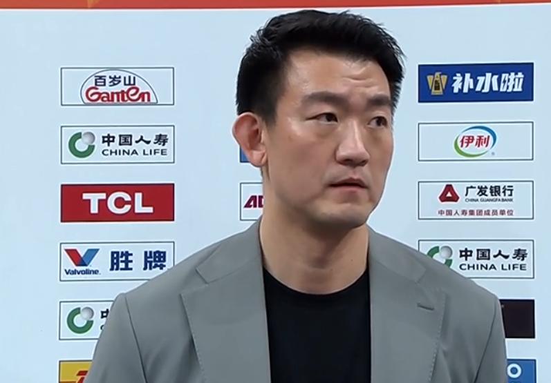 广厦男篮主场再胜深圳男篮大比分2-0拿到赛点的赛后采访，主教练王博说道：“我们今