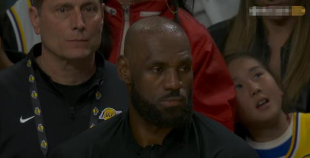 湖人巨星詹姆斯真是恨死东契奇了！在今天湖人主场以109：110不敌魔术的比赛中，