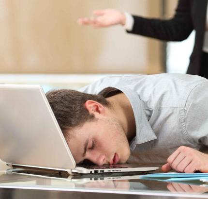 你有午休的习惯？提醒：长期坚持午休，身体迟早会收获4大好处！

每到中午，有的人