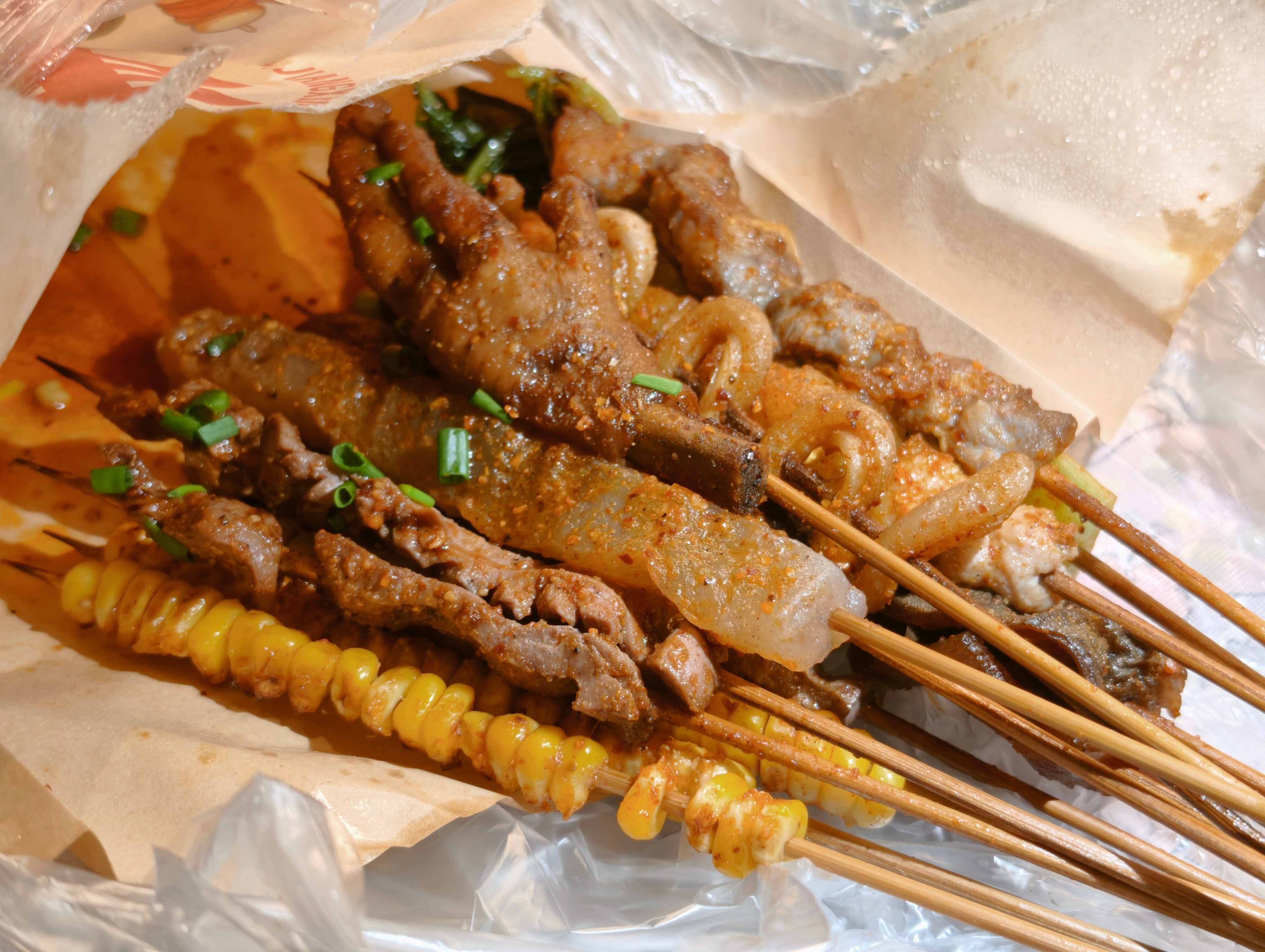 化压力为食欲[捂嘴哭]吃完这份外卖，继续干活 ​​​