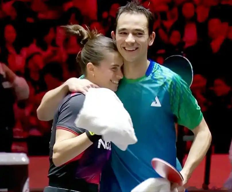 乒乓球WTT新加坡大满贯赛首冠诞生，巴西情侣组合雨果/布鲁娜在混双决赛中发挥神勇