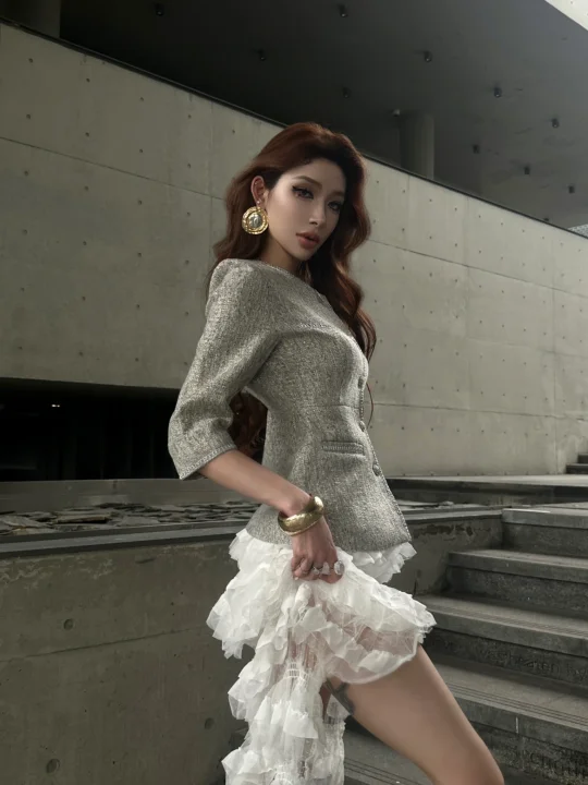 存一组拿捏姐感的拍照姿势