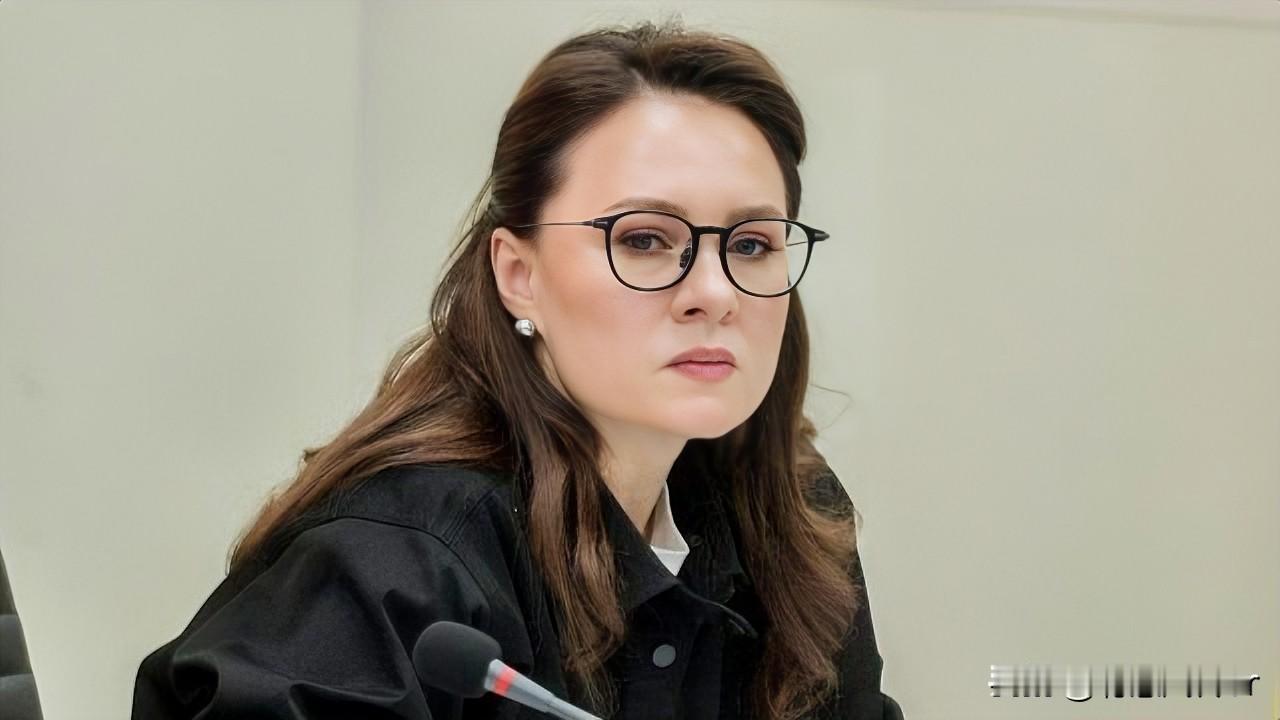 当地时间8月18日晚，乌克兰总理斯维里登科表示，由于俄罗斯继续袭击哈尔科夫地区，