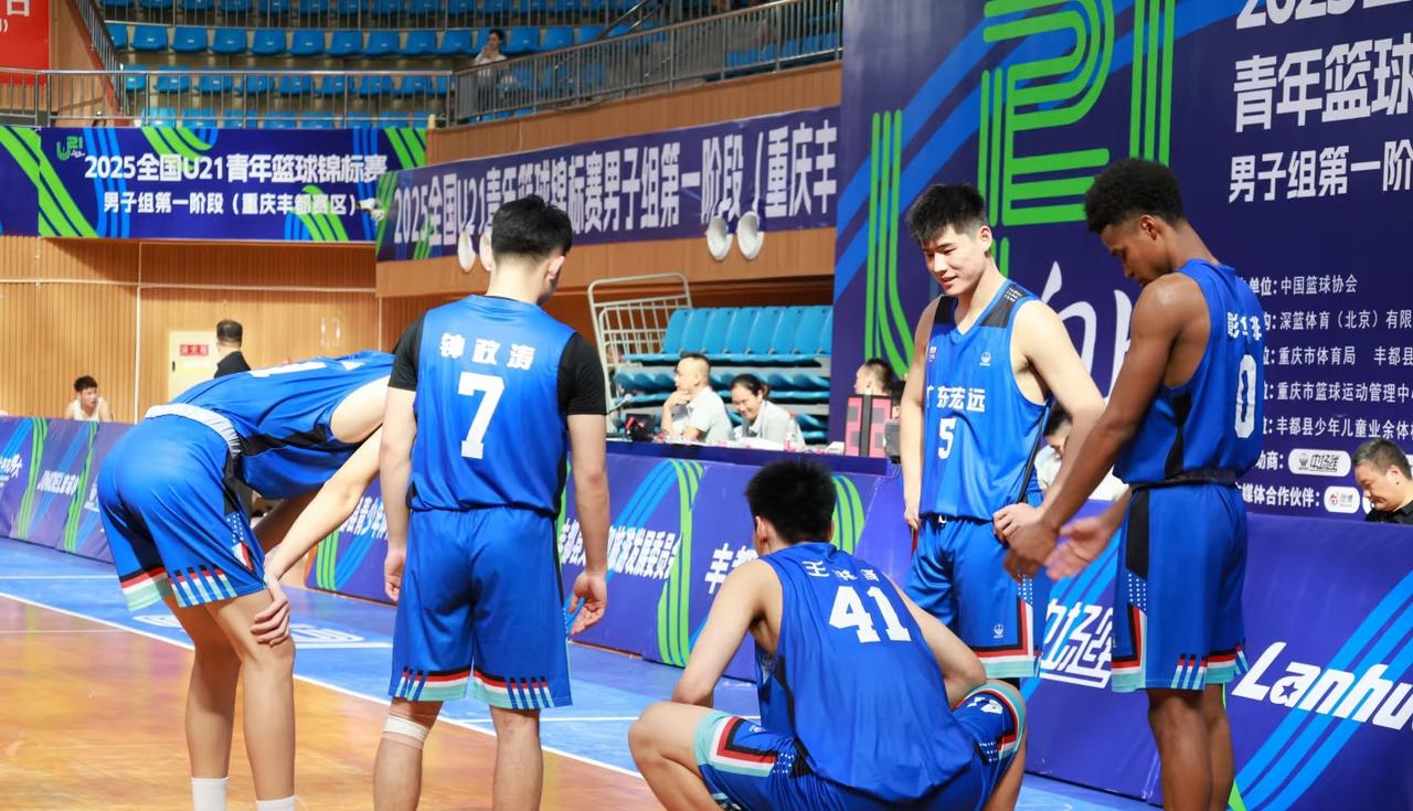 U21广东大胜深圳，广东四位一队球员出战，陈家政无解中投，轻松砍下25分
全国U