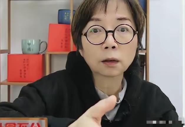 别被黄智贤带节奏，蒋万安抢风头一说站不住脚，郑丽文理应乐见其成！
       