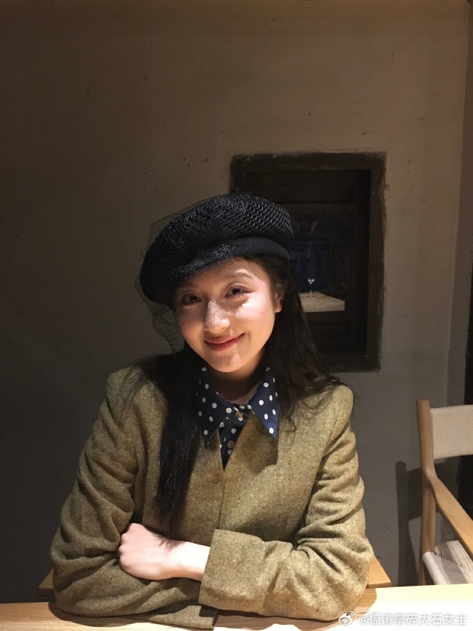 李兰迪元宵节营业六宫格李兰迪元宵节晒元宵 李兰迪元宵节营业！六宫格美照配元宵，这