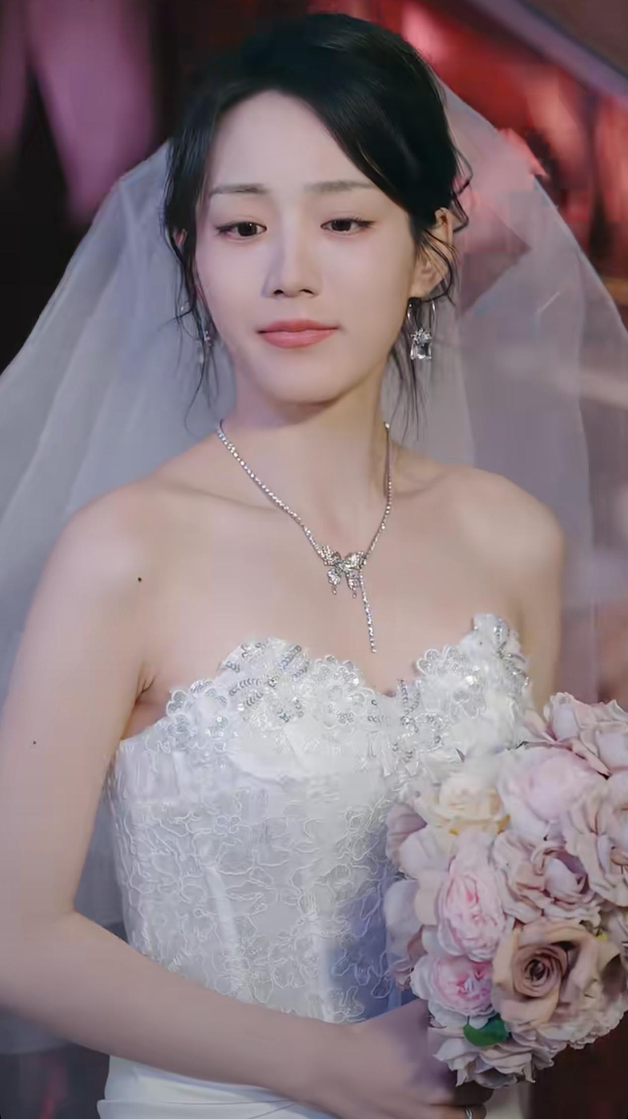 红果短剧美女，气质时尚穿搭！