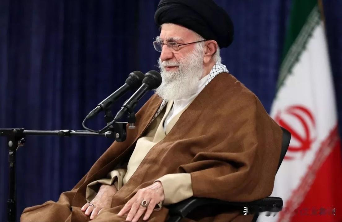 【伊最高领袖向特朗普喊话】
    伊朗最高领袖哈梅内伊2月17日表示，美国总统