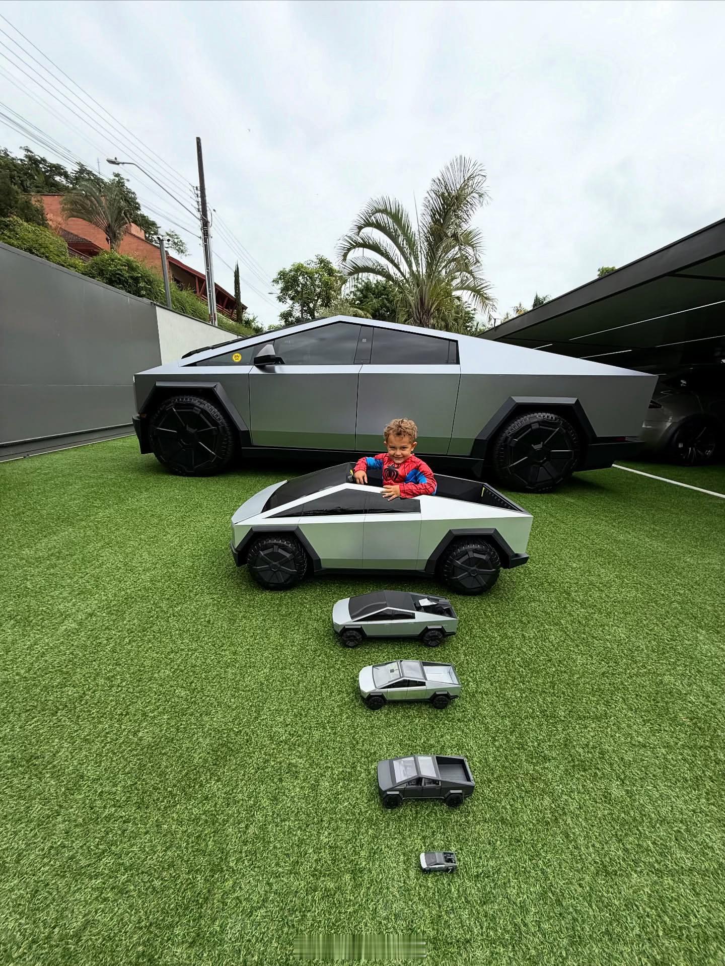 德系车[超话]  Tesla cybertruck套娃 ​​​