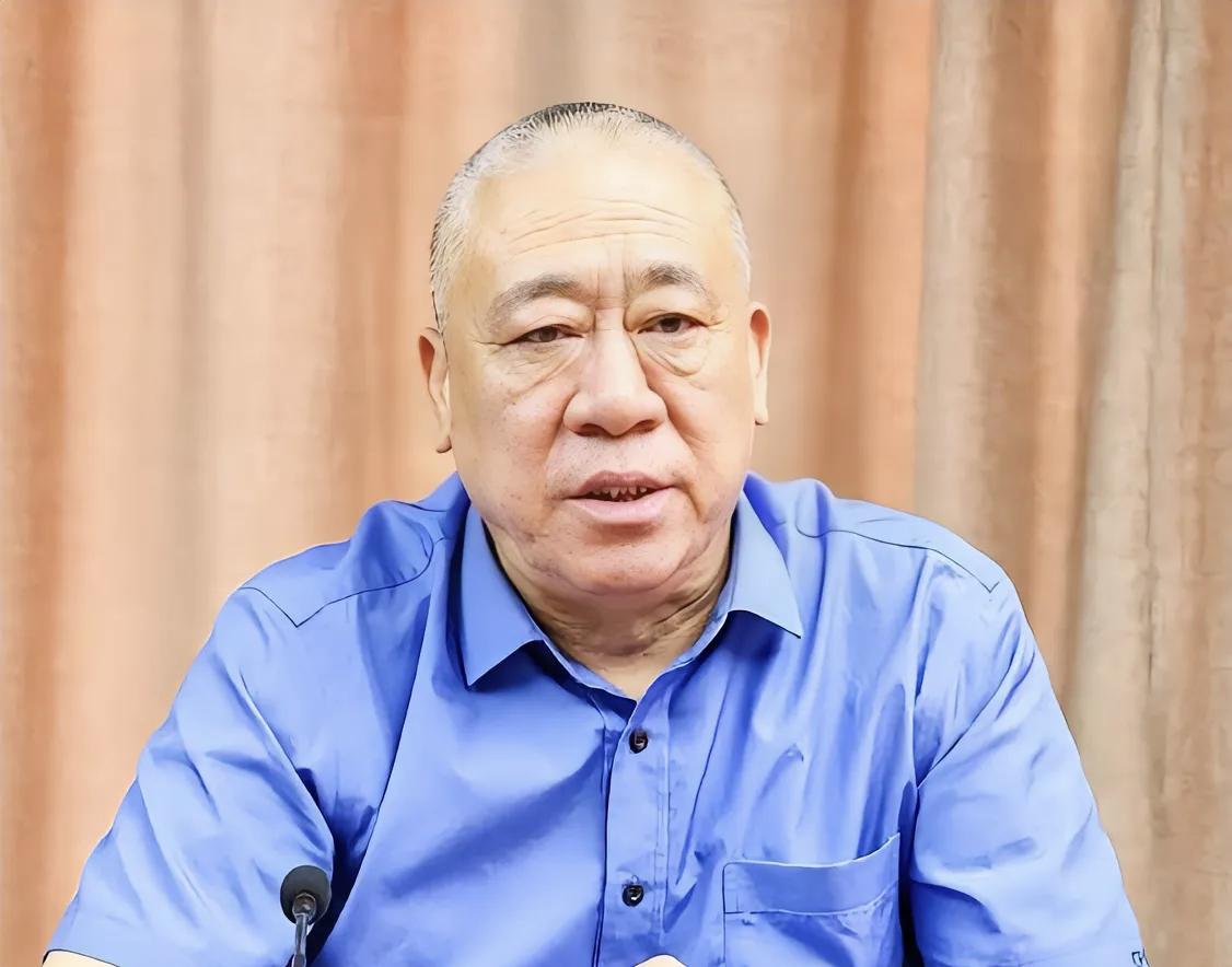 有人问崔培军：挣那么多，咋不多做点公益？​​他大手一摆，说话特别直白：公益我不是